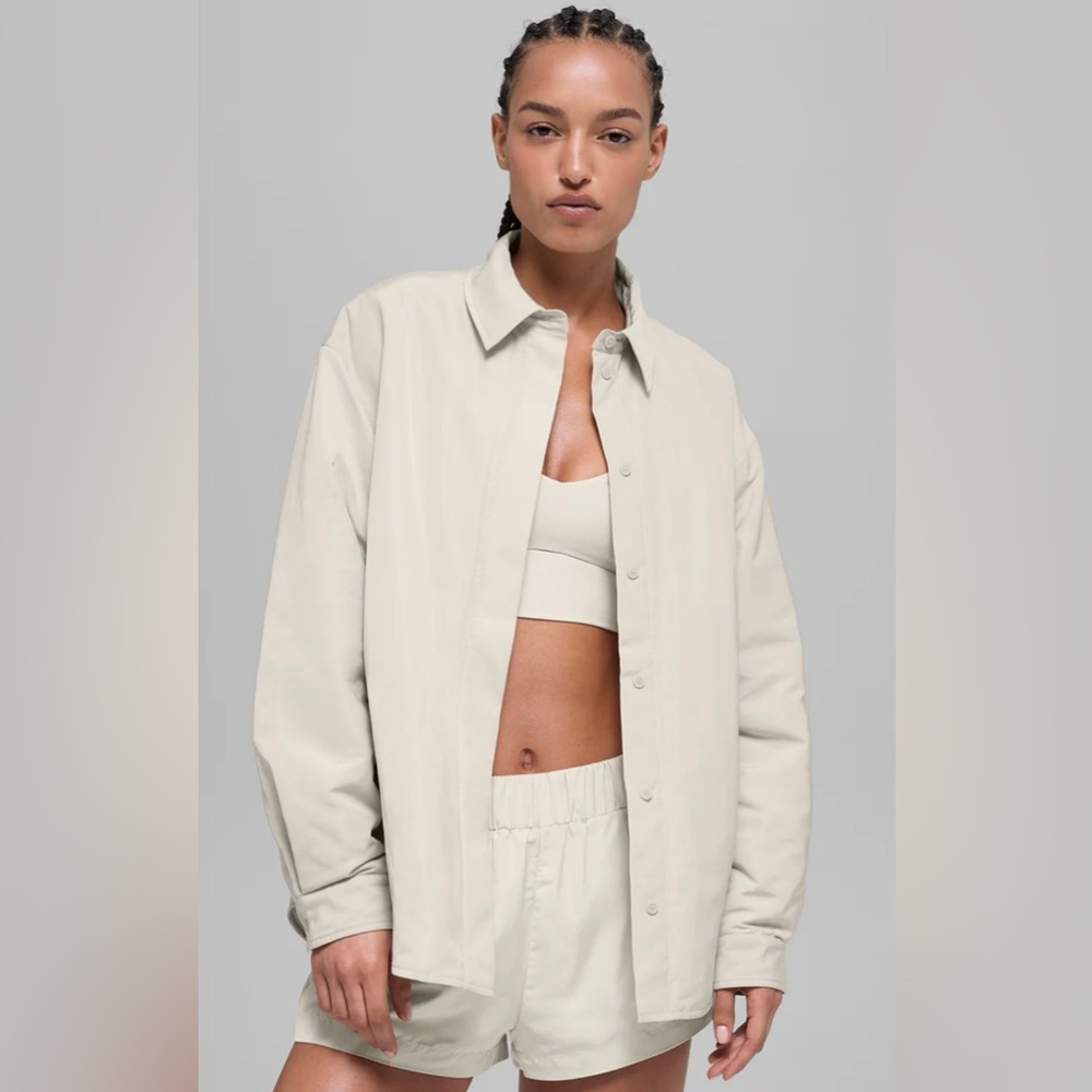 Alo Yoga NWT Socialite Shacket in Bone Color Button Down Jacket with Pockets S - Picture 3 of 10